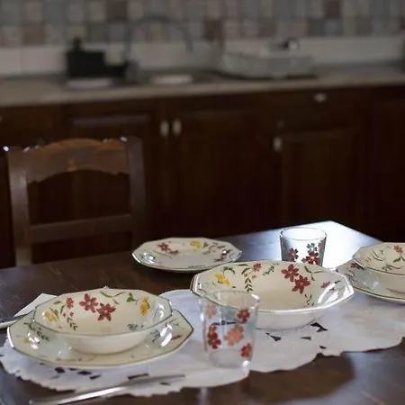 Kovacs Tanya - Falusi Szallashely *