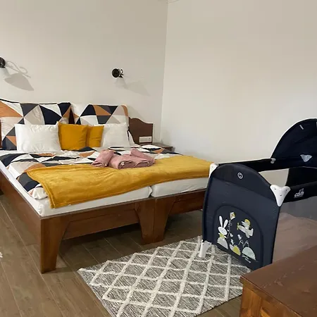 Kovacs Tanya - Falusi Szallashely * Kunmadaras