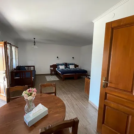 Kovacs Tanya - Falusi Szallashely * Kunmadaras