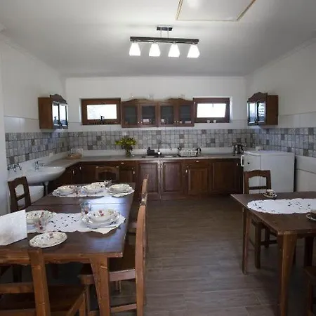 Kovacs Tanya - Falusi Szallashely